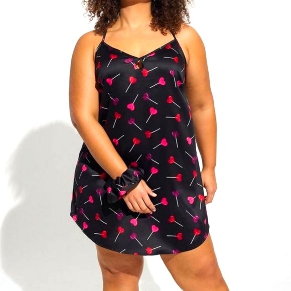 ❤️NWT VINTAGE TORRID VALENTINES DAY BUNDLE: HEART CHEMISE, SCRUNCHIE & BLINDFOLD - Picture 9 of 13